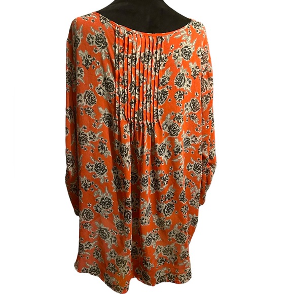 Torrid sheer peach floral tunic. - Size 2. (18/20) - Picture 3 of 4